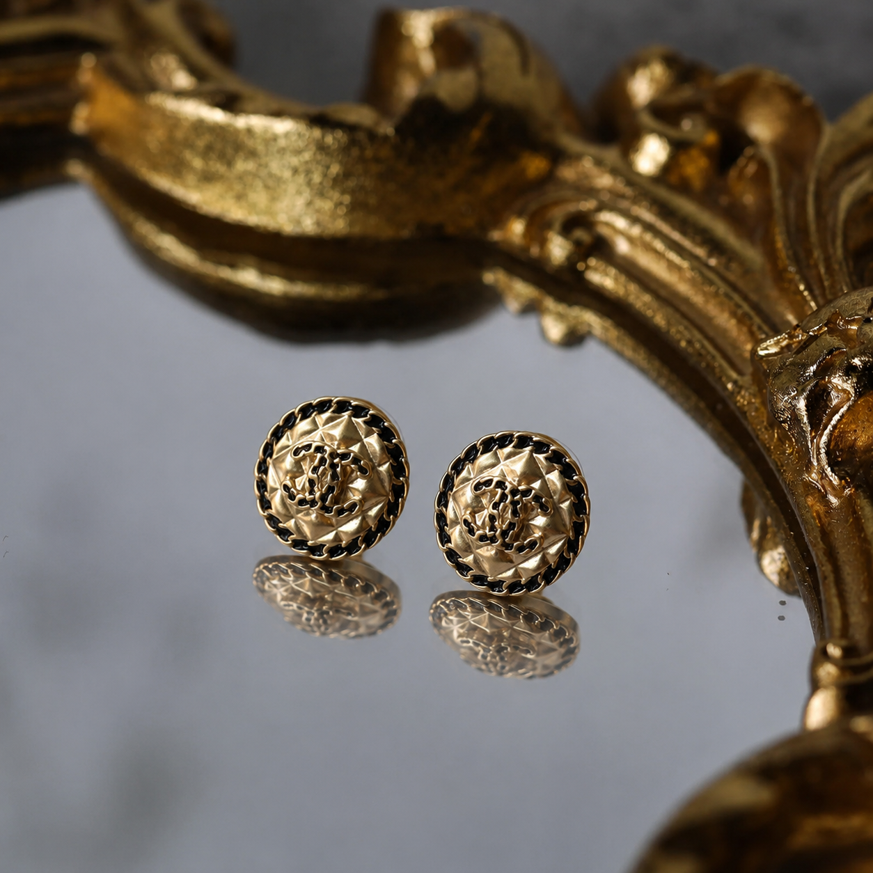 CHANEL BUTTON EARRING