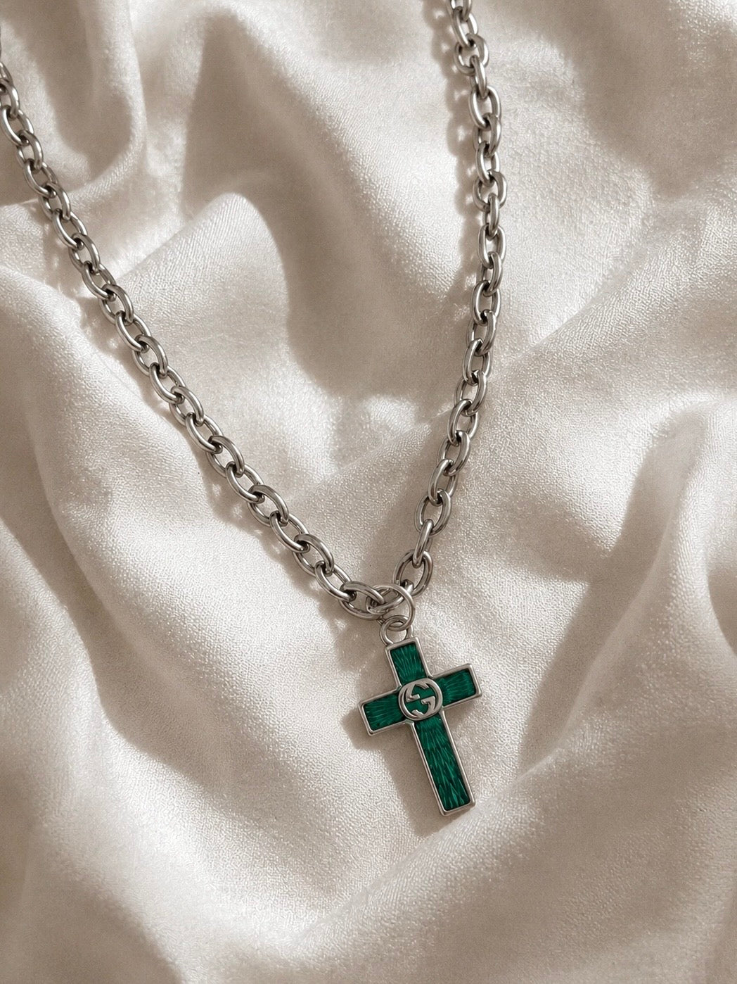 GUCCI EMRALD CROSS NECKLACE